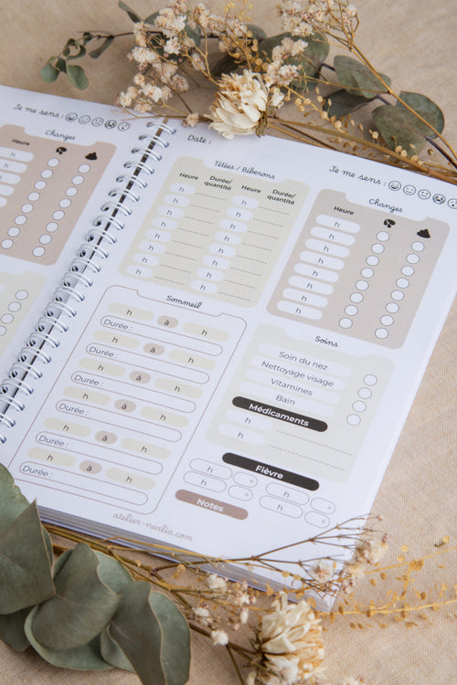 Carnet de suivi bébé 0-4 mois - GIRAFE